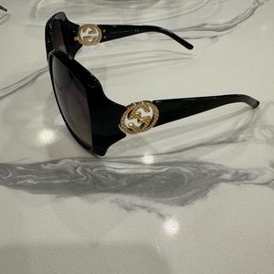Gucci black sunglasses